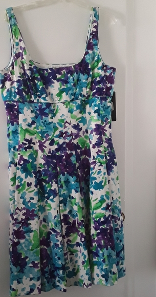 Lauren Ralph Lauren Dresses & Skirts - Lauren Ralph Lauren Sleeveless Floral Dress